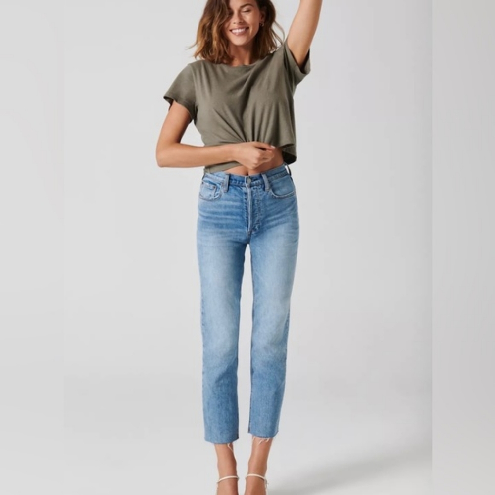 The Arlo High Rise Straight leg jeans Denim Forum Size 26